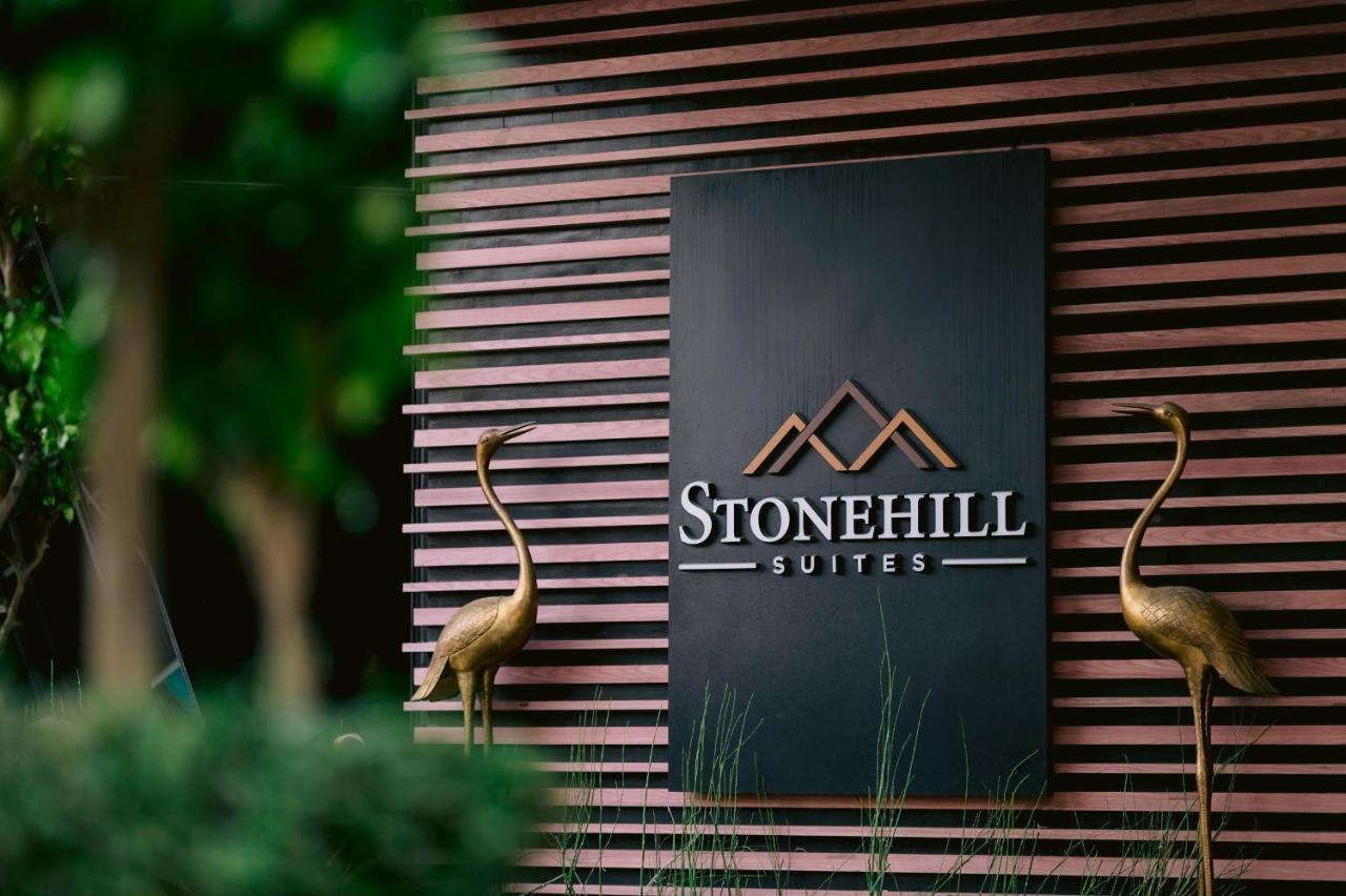 Stonehill Suites Bacolod Eksteriør bilde
