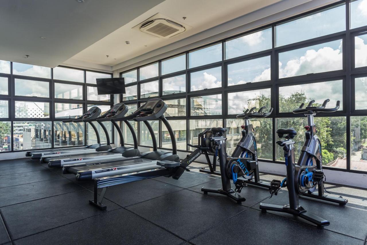 Stonehill Suites Bacolod Eksteriør bilde