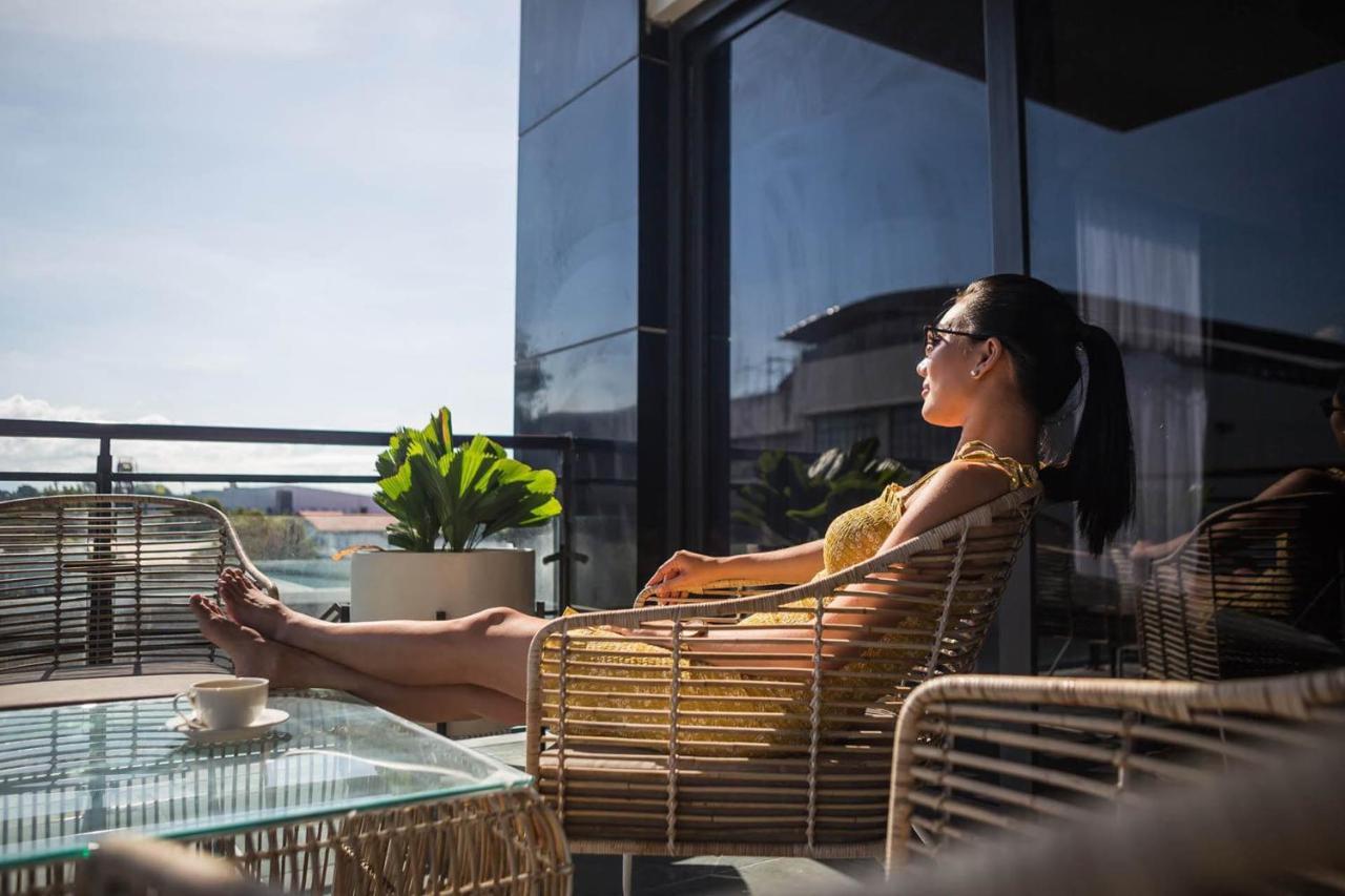 Stonehill Suites Bacolod Eksteriør bilde
