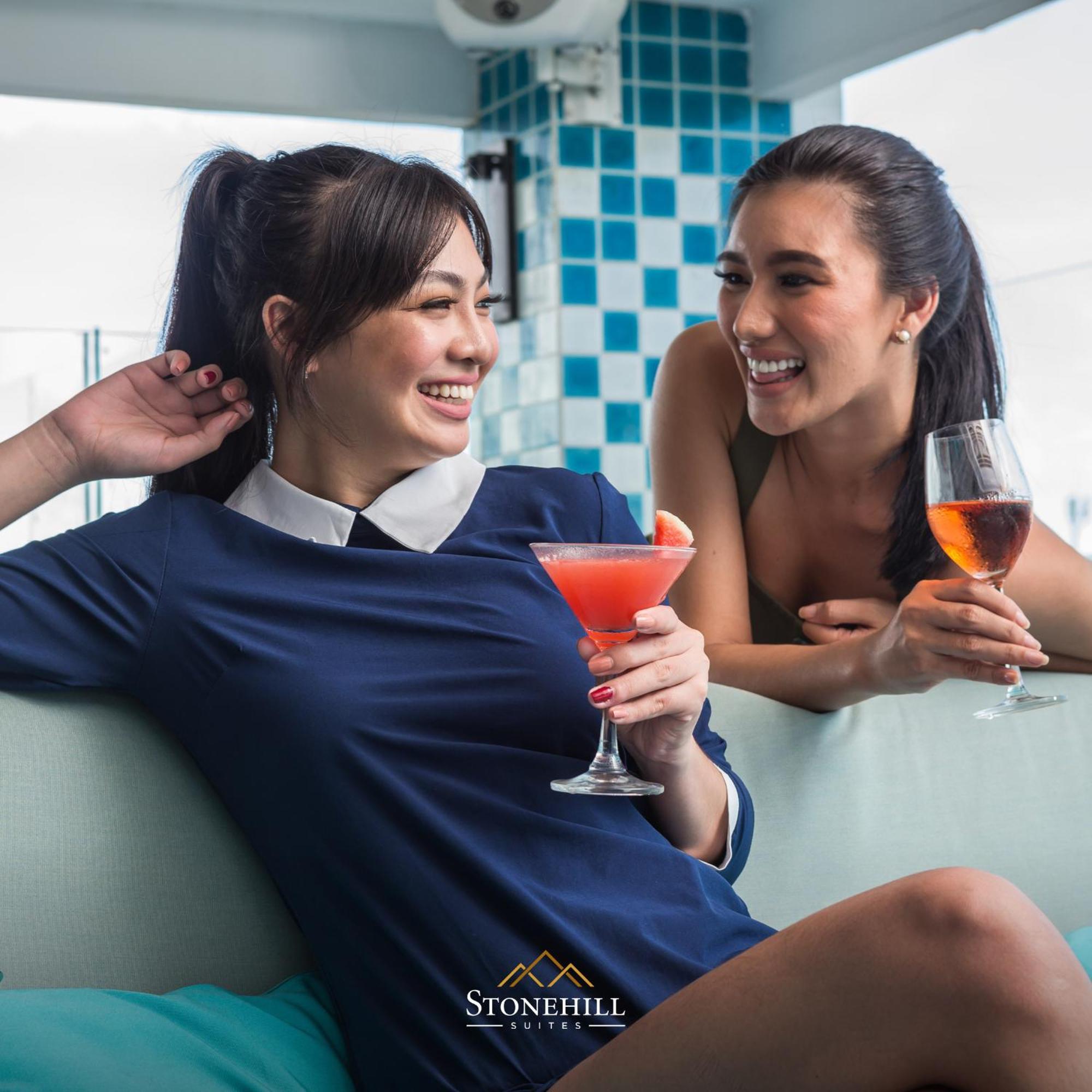 Stonehill Suites Bacolod Eksteriør bilde