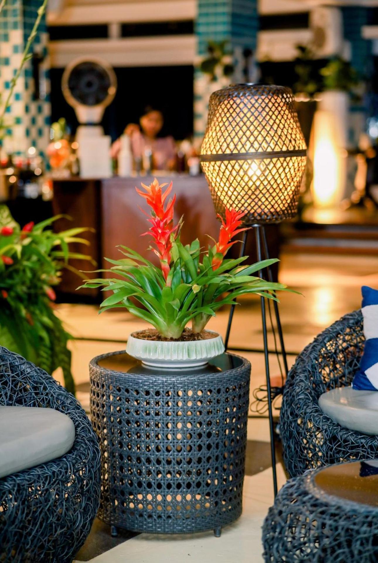 Stonehill Suites Bacolod Eksteriør bilde